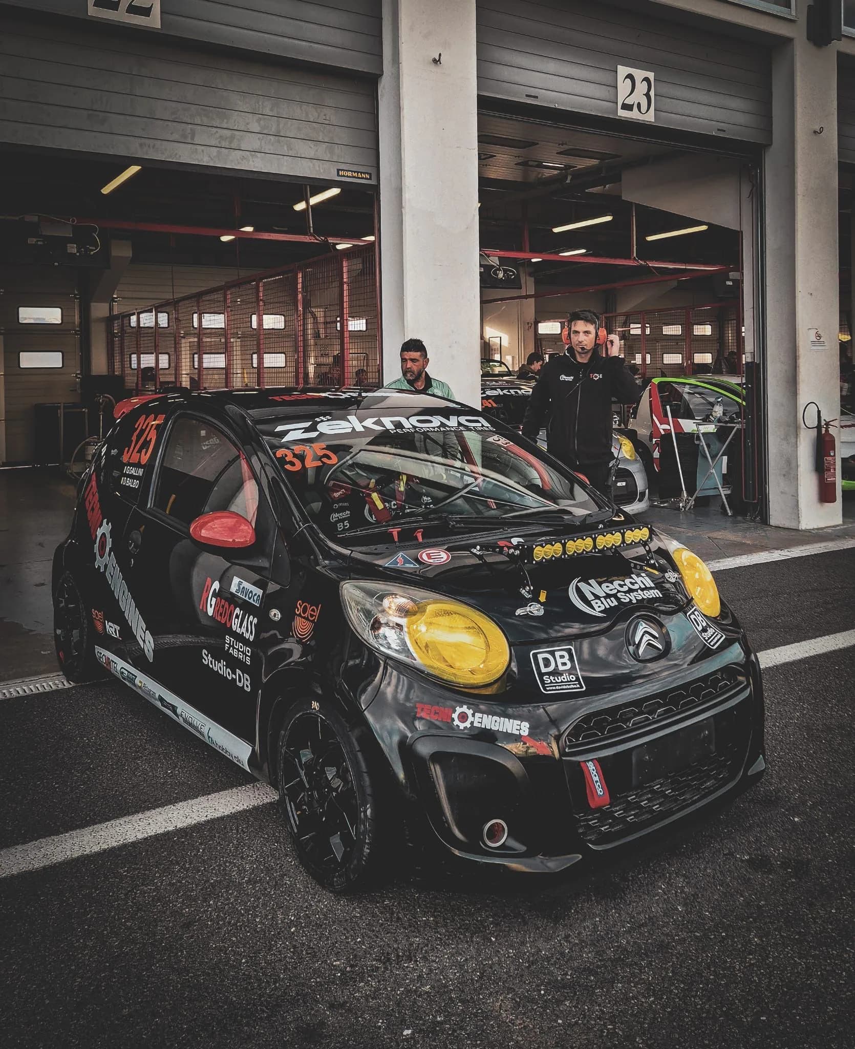 Tecniengines #325 ai box — Magny-Cours